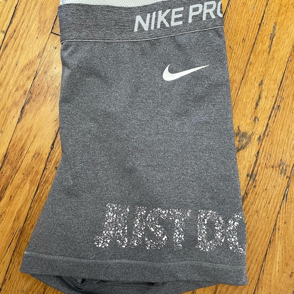 Nike Pro Dri-Fit shorts - Picture 2 of 3